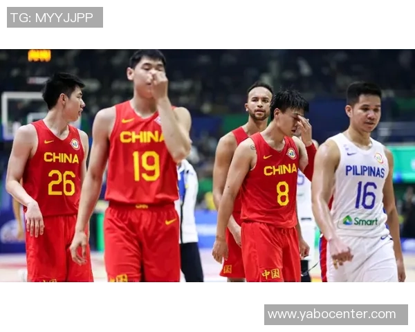 周琦因伤缺席亚洲杯赛场与队友并肩作战全力以赴进行康复训练